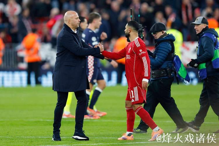 联手做掉主帅？利物浦3核心失误送3球 队长排球动作送点+头牌散步